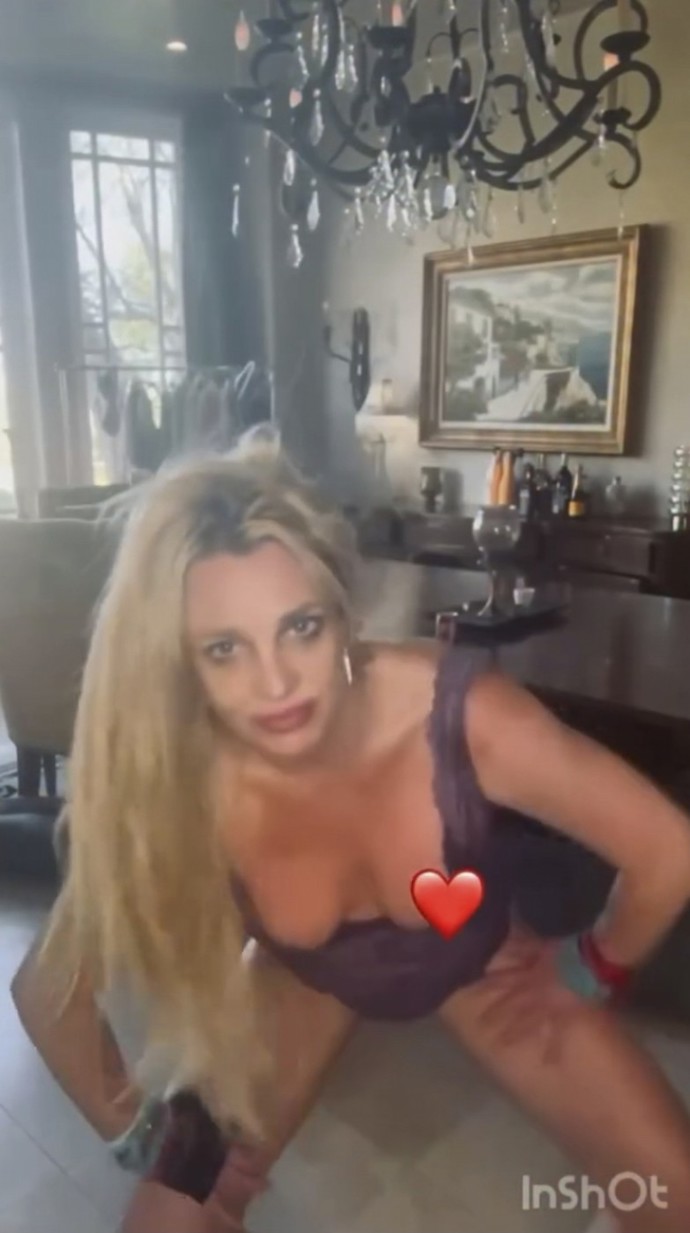 FOTO: Britney Spears tančila skoro nahá.