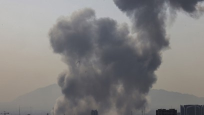 FOTO: Írán zaútočil na Teherán společně s USA