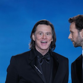 Všichni, ale řeší jeho změnu vzhledu.