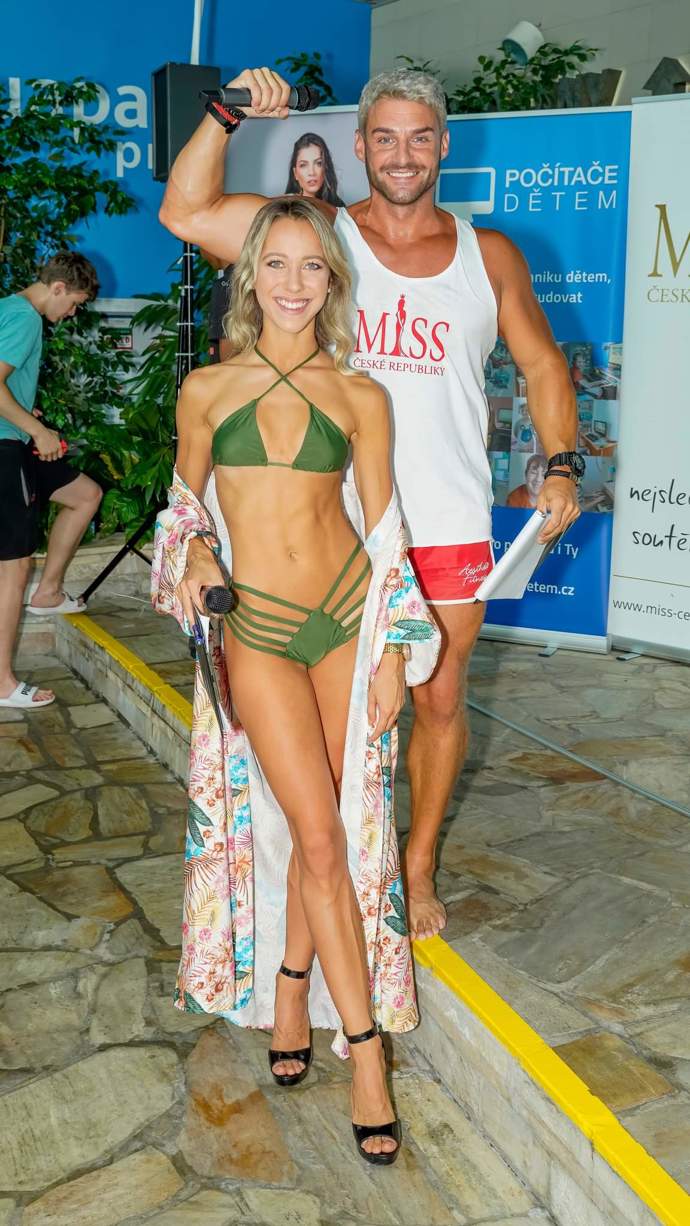 FOTO: Simona Šimková a Michal Šeda mají projekt Zdravé rodičovství. – stránka 2