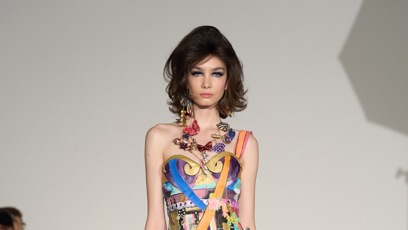 FOTO: Rézi Simons na přehlídce Ronalda Van Der Kempa.