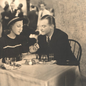 Těžký život dobrodruha je film z roku 1944. Spisovatel Karel Kryšpín se jednoho dne setká s mužem, který tvrdí, že je jeho výtvorem - zločinec gentleman Fred Flok (Adina Mandlová, Otomar Korbelář).