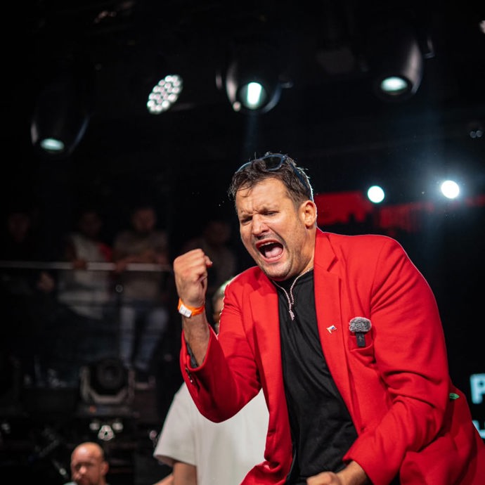 FOTO: Pali Hari je s Václavem Mikuláškem na nože. – stránka 5