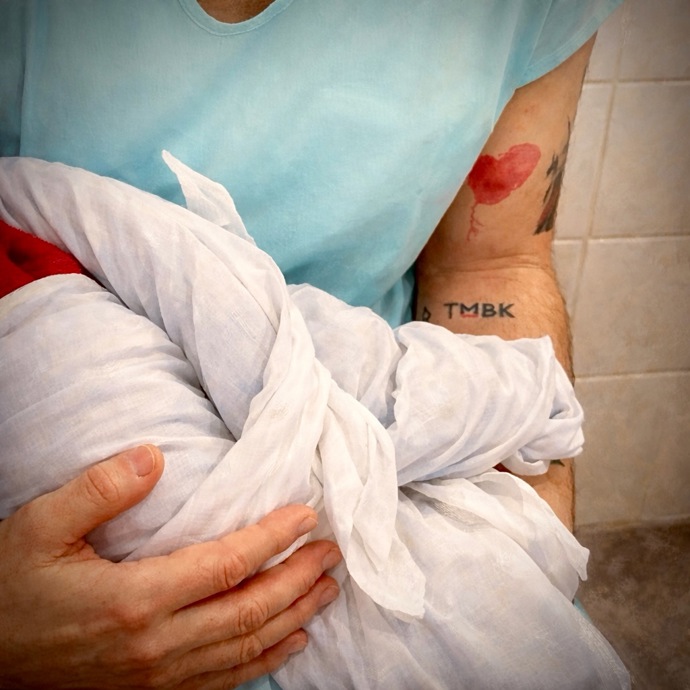 FOTO: Tomáš Břínek se stal podruhé otcem.