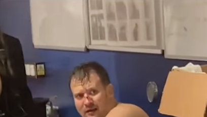 FOTO: Pali Hari pokousal Mikuláška, pak byl sám obětí lynče.