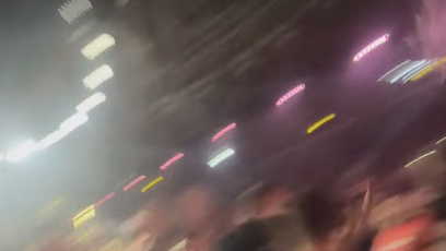 FOTO: Pali Hari na útěku před rozzuřeným davem.