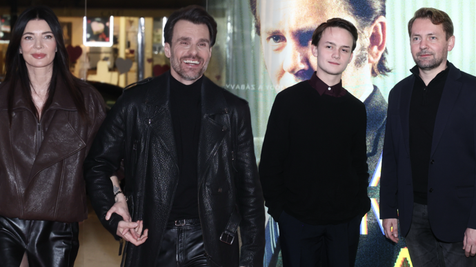 Foto k tématům Leoš Mareš, Petr Lněnička, Monika Marešová, Maxmilián Kocek, Metoda Markovič: Straka