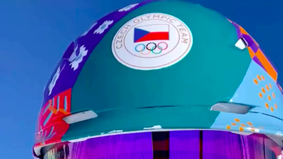 FOTO: Eva má na Olympiádě speciální helmu.