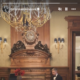 Nechybí ani živá hudba.