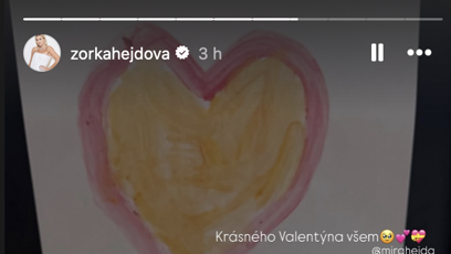 FOTO: Zorka Hejdová dostala květiny.