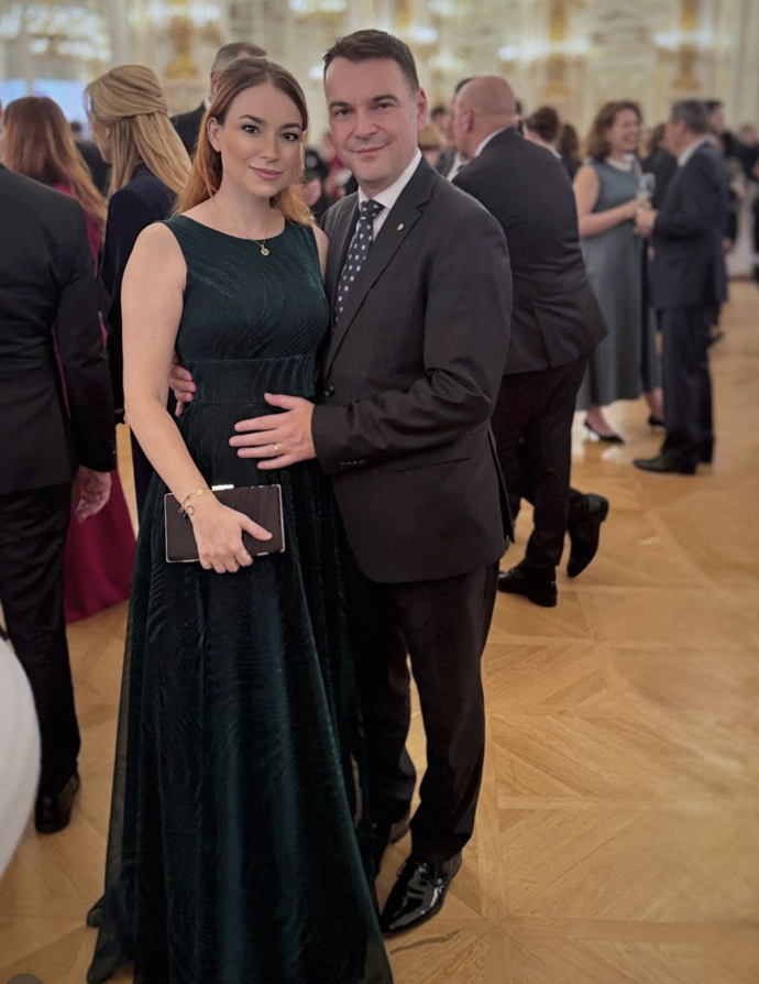 FOTO: Manželé Macinkovi vychovávají dvě děti. – stránka 1