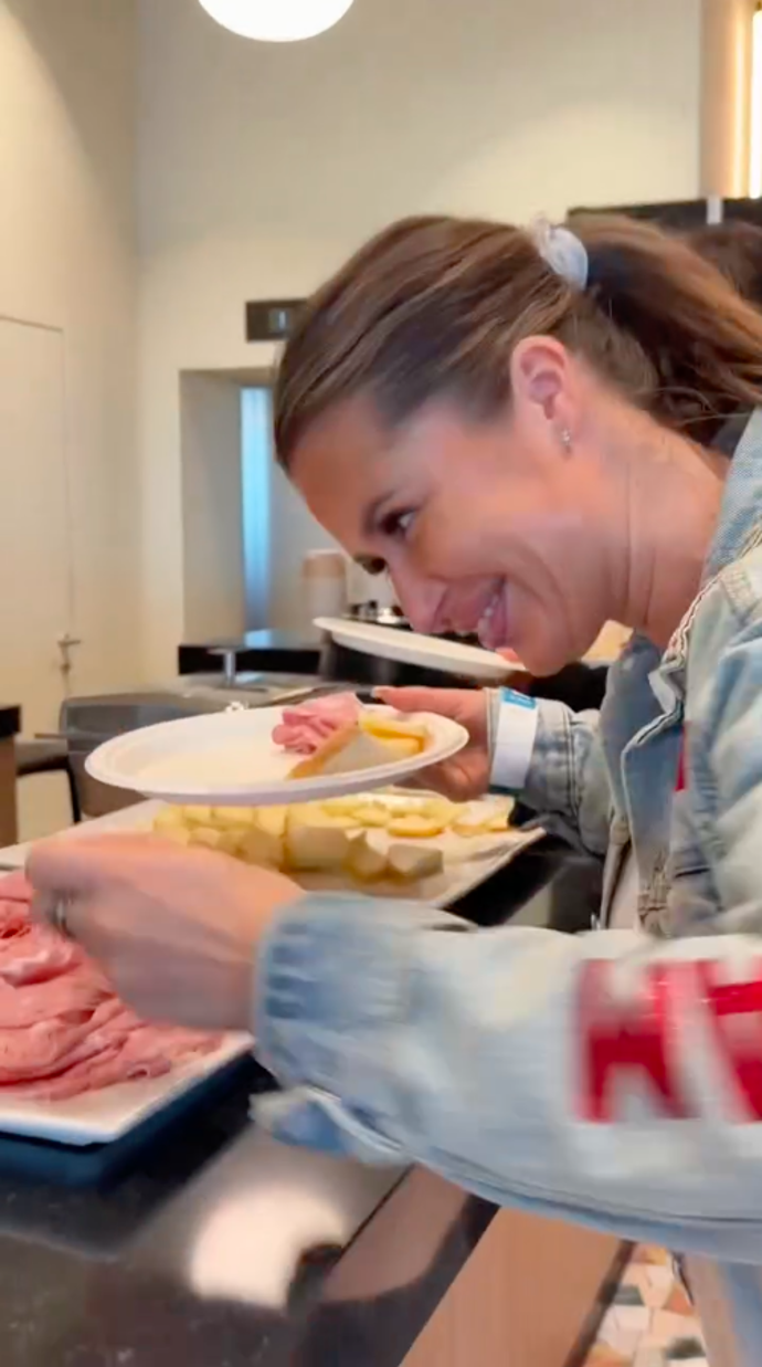 FOTO: Nemohla se nabažit z velkého výběru.