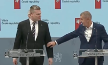 Filip Turek během tiskové konference k představení nového kandidáta na ministra životního prostředí zažil moment, na který jen tak nezapomene.