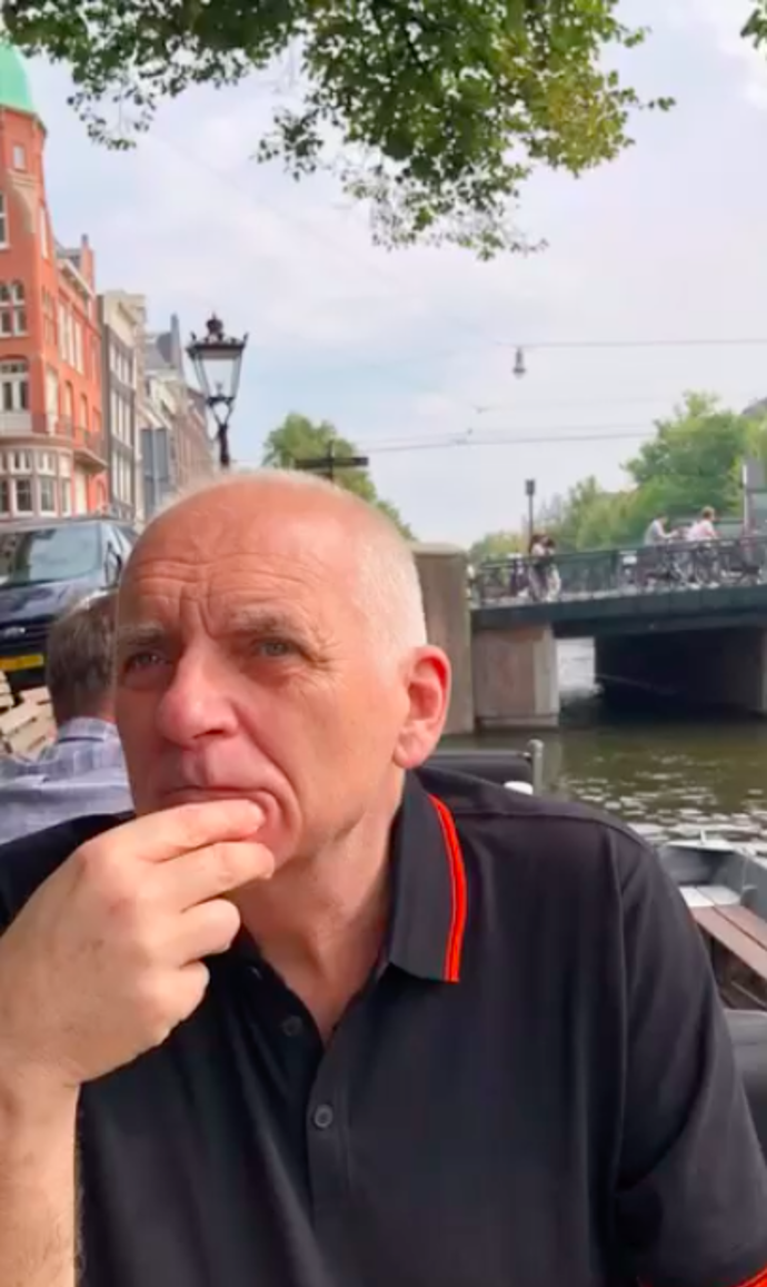 FOTO: Policie po něm vyhlásila pátrání, kvůli údajným podvodům. – stránka 4