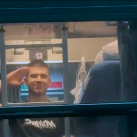 Andrii se nakonec sám přihlásil do armády.