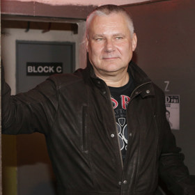 V prosinci dopadli Kajínka v jednom činžovním domě na Praze 5. I když putoval zpět do vězení, stal se díky svému odvážnému činu celebritou. V roce 2017 mu prezident Miloš Zeman udělil milost.