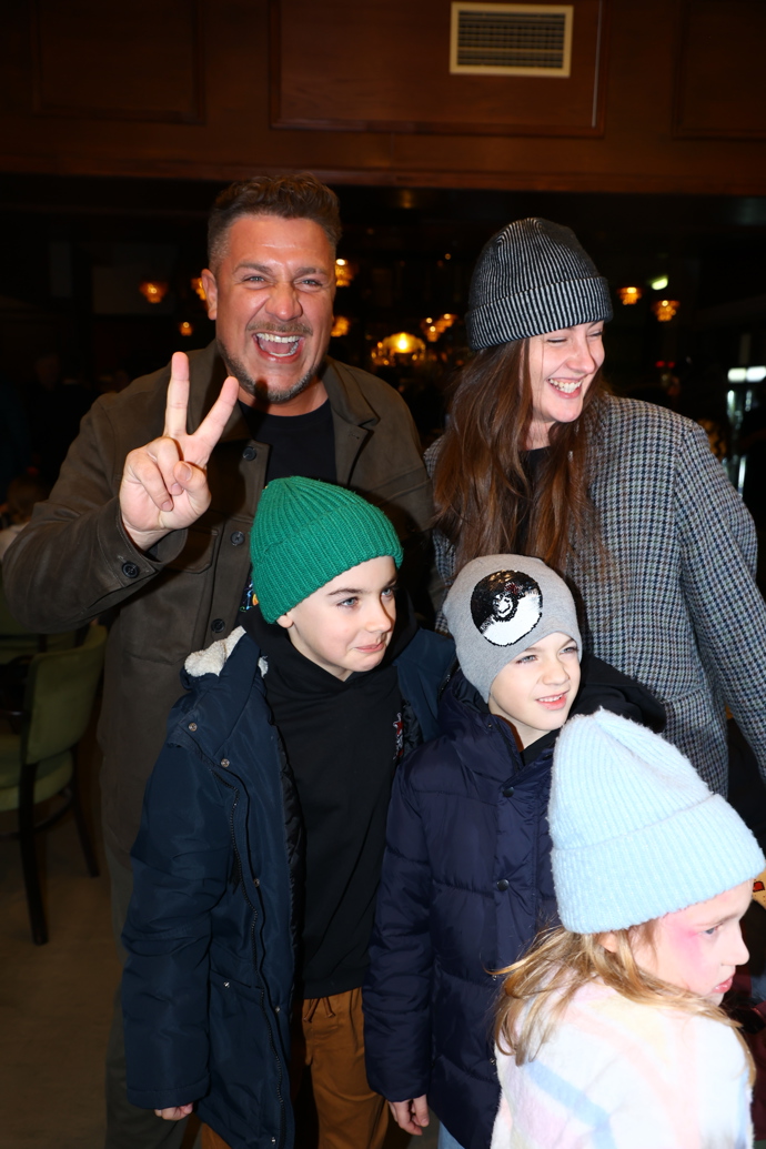 FOTO: Michal Holán po boku své životní lásky. – stránka 9