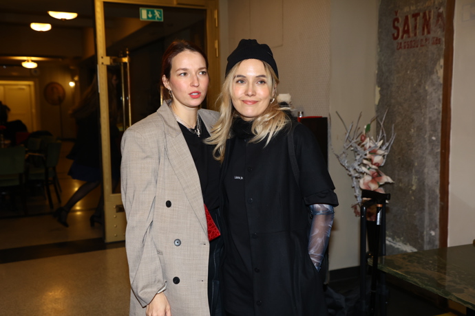 FOTO: Tereza Ramba s Berenikou Kohoutovou. – stránka 2