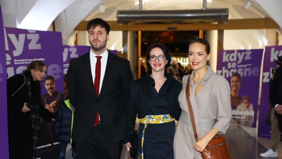 FOTO: Lucie Vondráčková dorazila na premiéru filmu Když se zhasne.