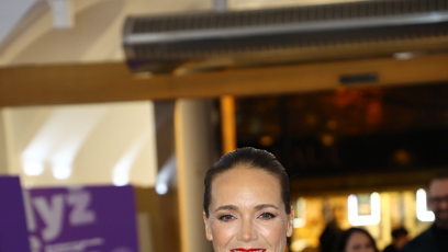 FOTO: Lucie Vondráčková měla zajímavý outfit, který doplnila kravatou.