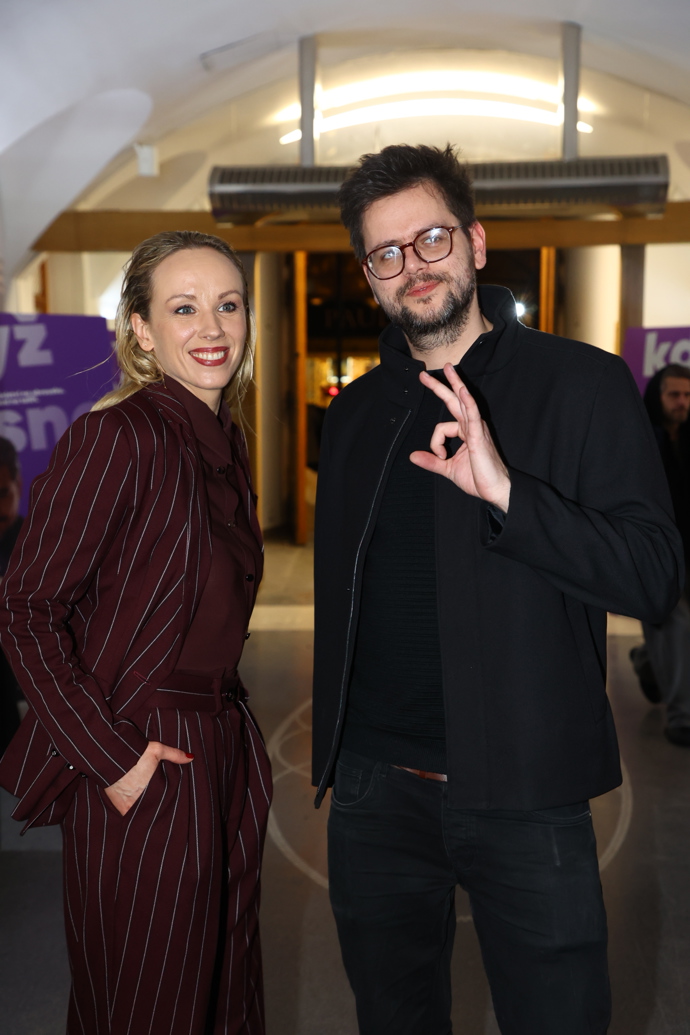 FOTO: Petra Hřebíčková dorazila na premiéru filmu Když se zhasne. – stránka 16