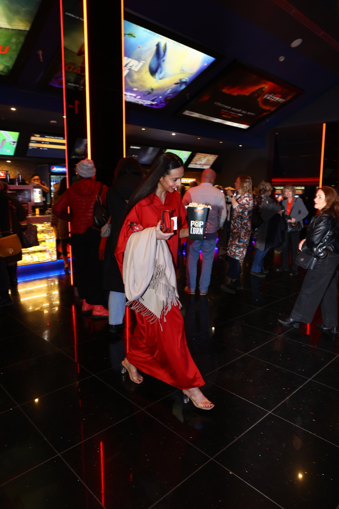 FOTO: Mirka Pikolová zvolila zajímavý outfit. – stránka 3