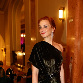 Michaela Maurerová používá parfém Eden Volcanique. Je to dřevitá vůně, která vás přenese do hor a lesů v oblasti Auvergne. 