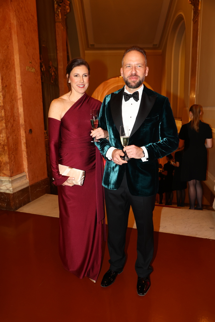 FOTO: Zuzana Hejnová s manželem dorazili na Česko-Slovenský ples. – stránka 168