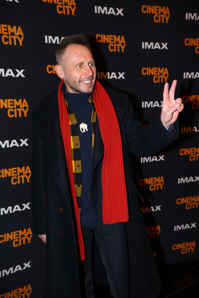 FOTO: Jan Tuna dorazil v dobré náladě. – stránka 9