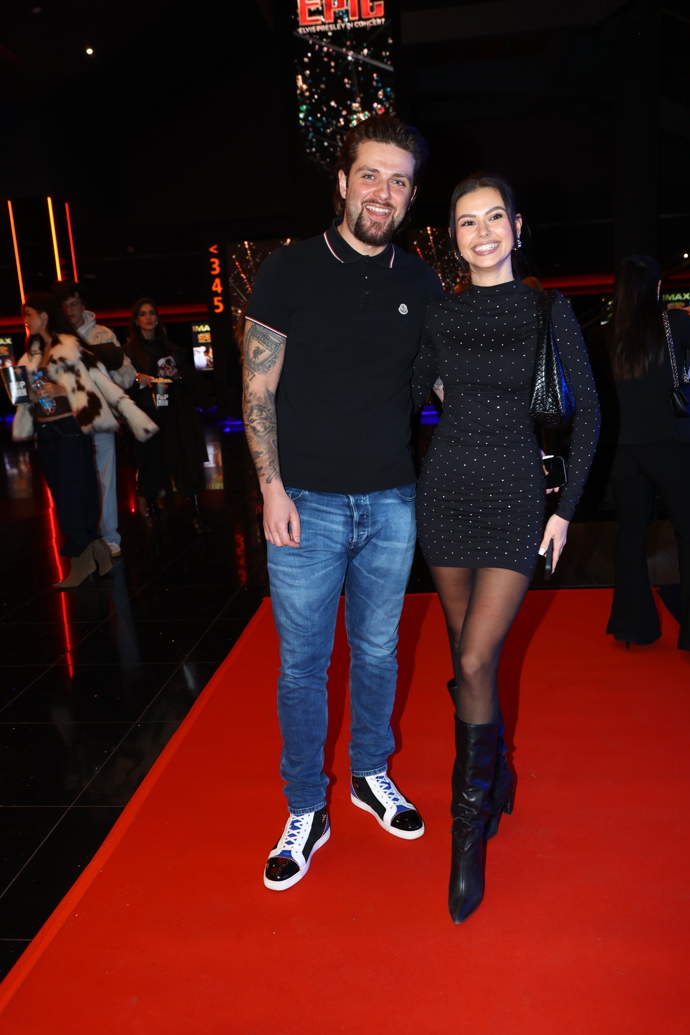 FOTO: Natalia Al-Imam po boku fešáka. – stránka 6