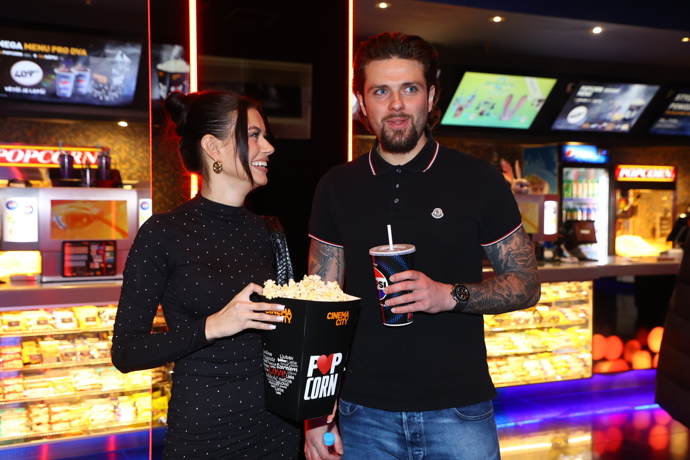 FOTO: Natalia Al-Imam po boku tajemného fešáka.