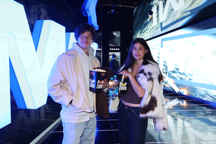 FOTO: Gabriela Lhotáková si užívala popcorn s partnerem.