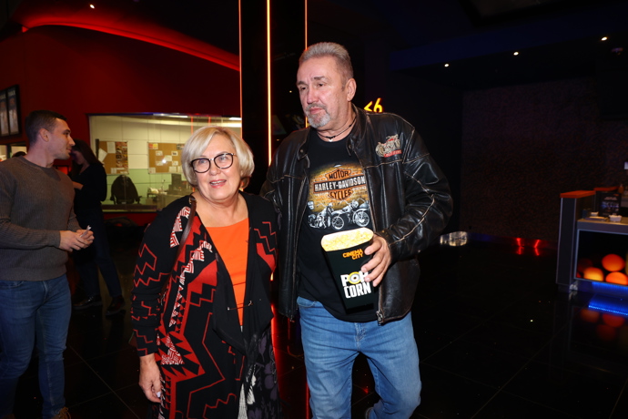 FOTO: Kateřina Cajthamlová s partnerem na premiéře filmu Epic. – stránka 2