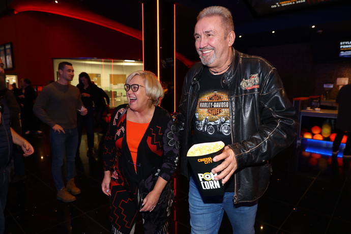 FOTO: Kateřina Cajthamlová s partnerem Petrem vypadá velmi šťastně. – stránka 1