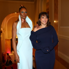 Lejla Abbasová po boku návrhářky Martiny Pipkové Loudové.