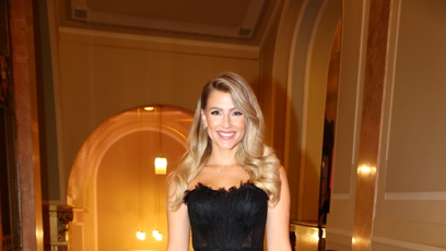 FOTO: Česká Miss Earth pro rok 2015 Karolína Mališová doplnila róbu o šperky Roberto Coin.