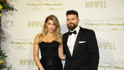 FOTO: Karolína Mališová po boku svého partnera.