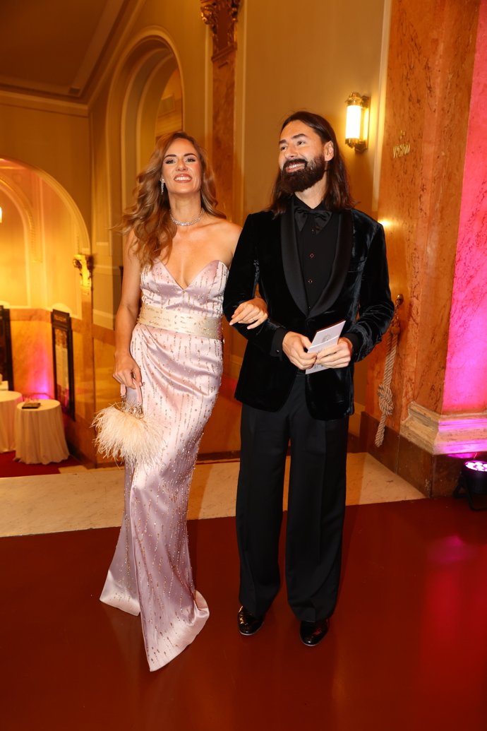 FOTO: Nikol Moravcová s manželem. – stránka 95