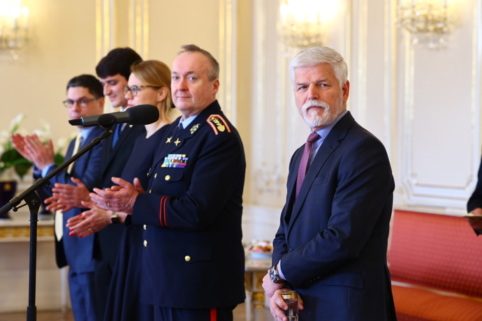 FOTO: Prezident promluvil k příznivcům Ukrajiny. – stránka 11