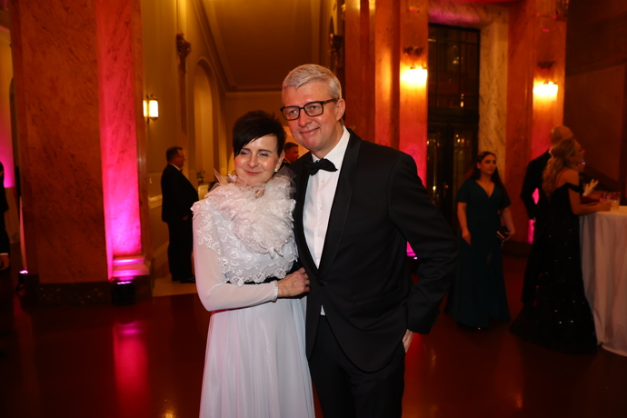 FOTO: Karel Havlíček přišel po boku své půvabné manželky. – stránka 1