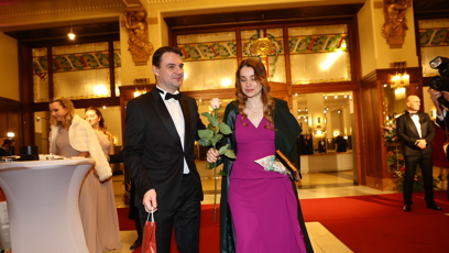 FOTO: Petr Macinka opouští Obecní dům.