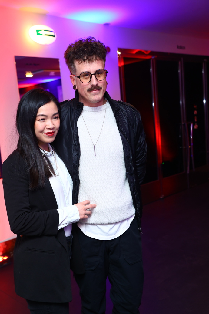 FOTO: Petja Fonda s přítelkyní. – stránka 23