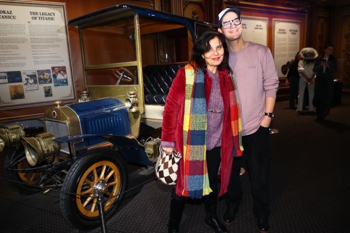 FOTO: Jana Krausová s Davidem na výstavě Titanicu. – stránka 15