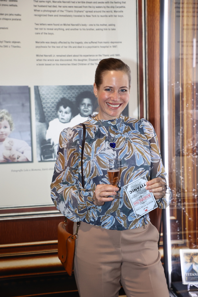 FOTO: Dorazila i krásná Zuzana Kajnarová. – stránka 12