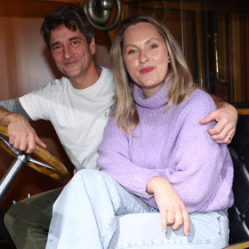 Saša Rašilov s manželkou na výstavě Titanicu.