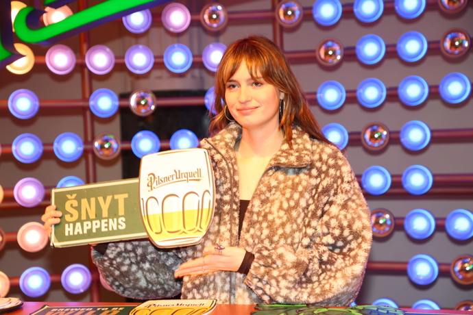 FOTO: Dominika Hašková má ráda pivo. – stránka 12