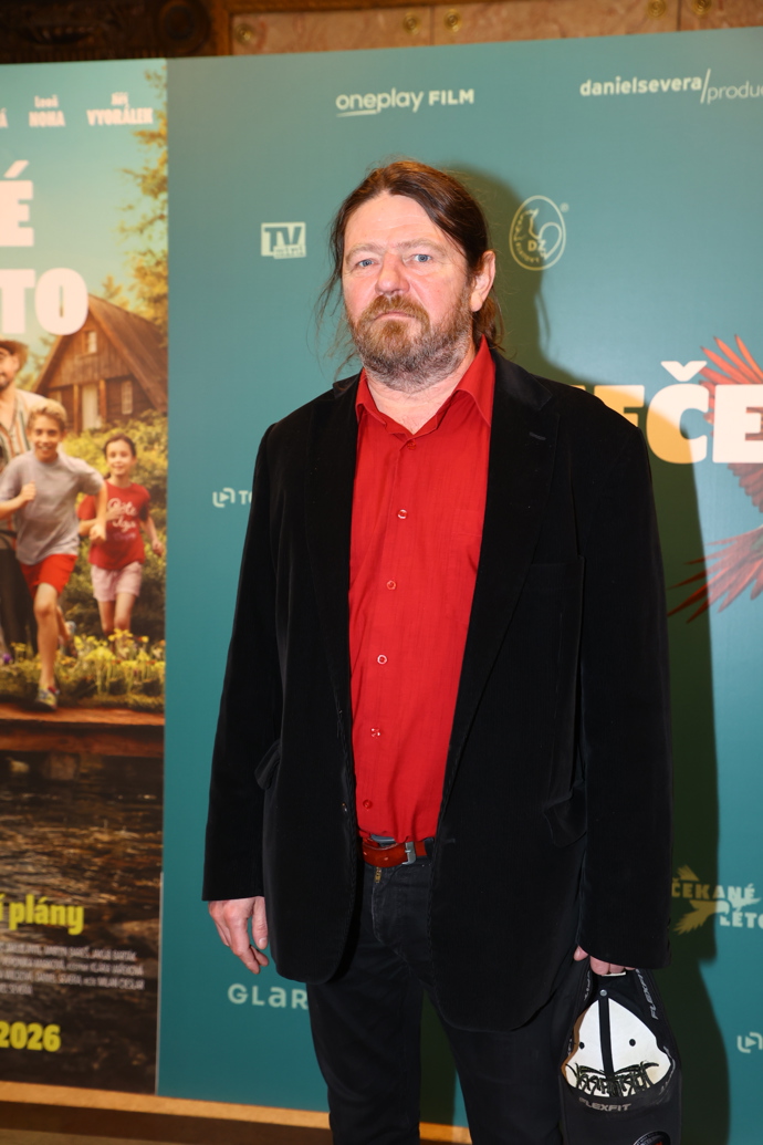 FOTO: Leoš Noha si zahrál v novém filmu Nečekané léto. – stránka 23
