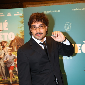 Jordan Haj na premiéře filmu Nečekané léto. 