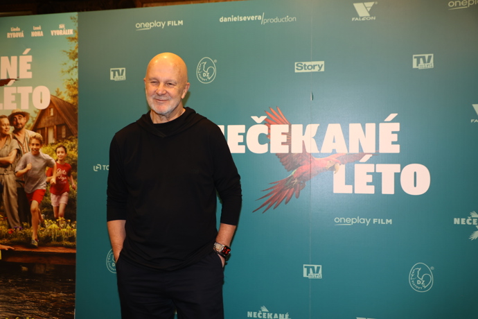 FOTO: Ondřej Soukup si vtipně vystřelil z kolegy Pala Habery. – stránka 13