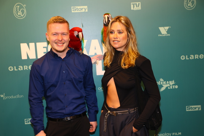 FOTO: Emma Smetana přišla podpořit svého partnera Jordana Haje. – stránka 1